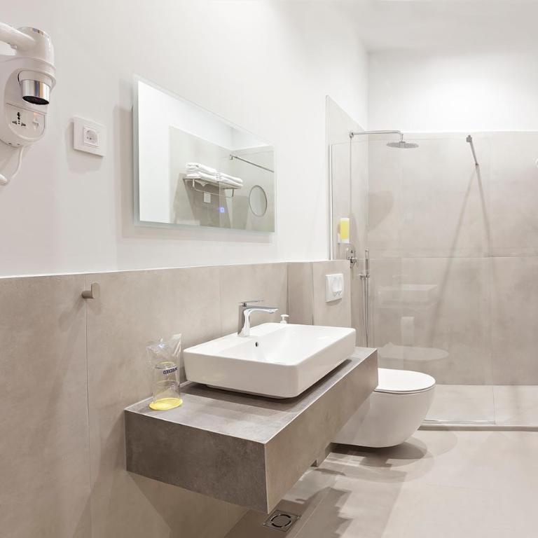 Kombinat Rooms City Center - Large Double or Twin Room - 1