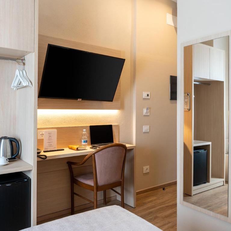 Hotel Victoria - Economy Double Room - 5