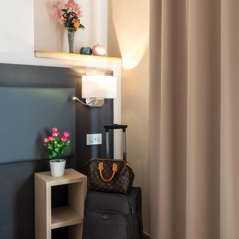 Hotel Victoria - Standard Double Room - 6