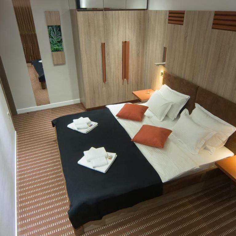 Hotel Viva - Superior Double or Twin Room - 8