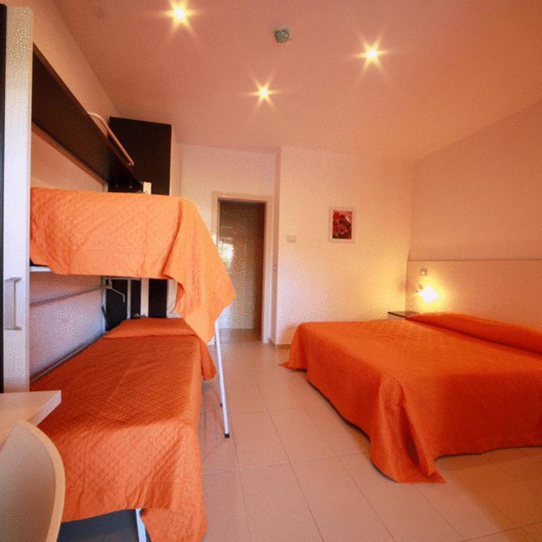 Hotel Incontro - Camera Familiare (2 Adulti + 2 Bambini) - 4