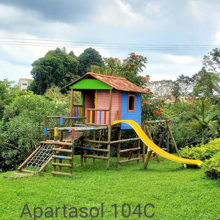 Apartamento Nuevo, Eje Cafetero, Rodeado de Naturaleza. - Apartamento de 2 dormitorios - 90