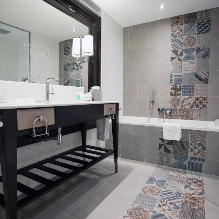 Park Hotel Grenoble - Handwritten Collection - Suite avec Vue sur la Cour - 2