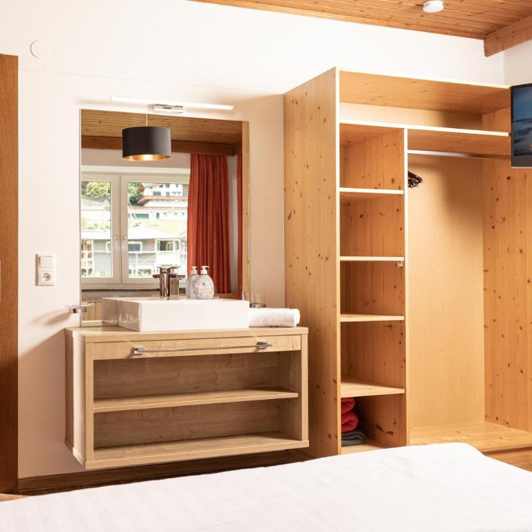 HORBERG Appartements - Three-Bedroom Apartment - 3