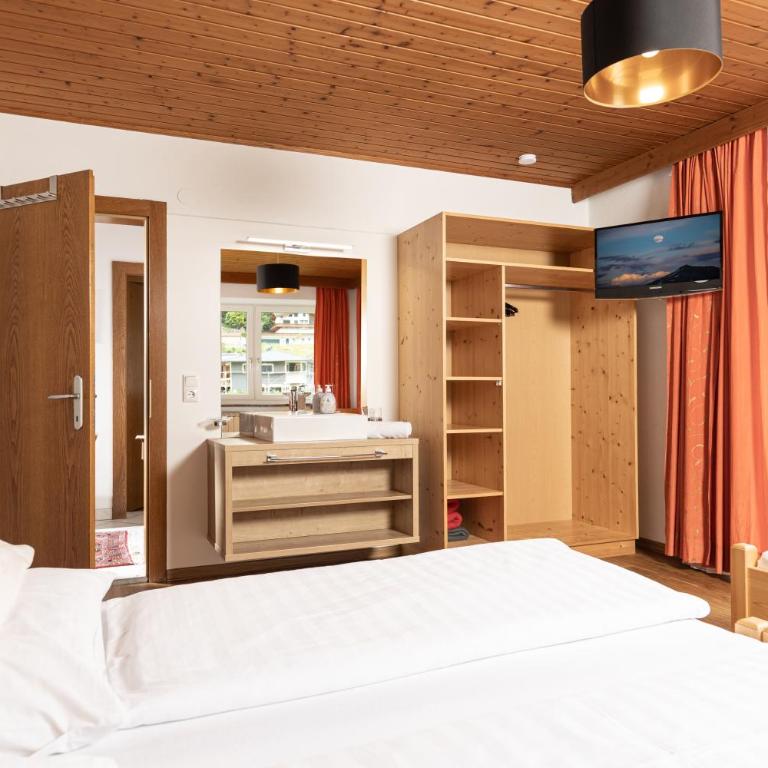 HORBERG Appartements - Three-Bedroom Apartment - 8