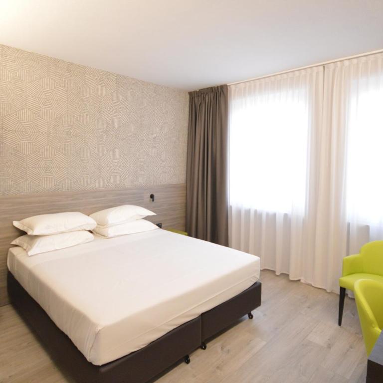 Hotel Friuli - Camera Superior Matrimoniale/Doppia con Letti Singoli - 1
