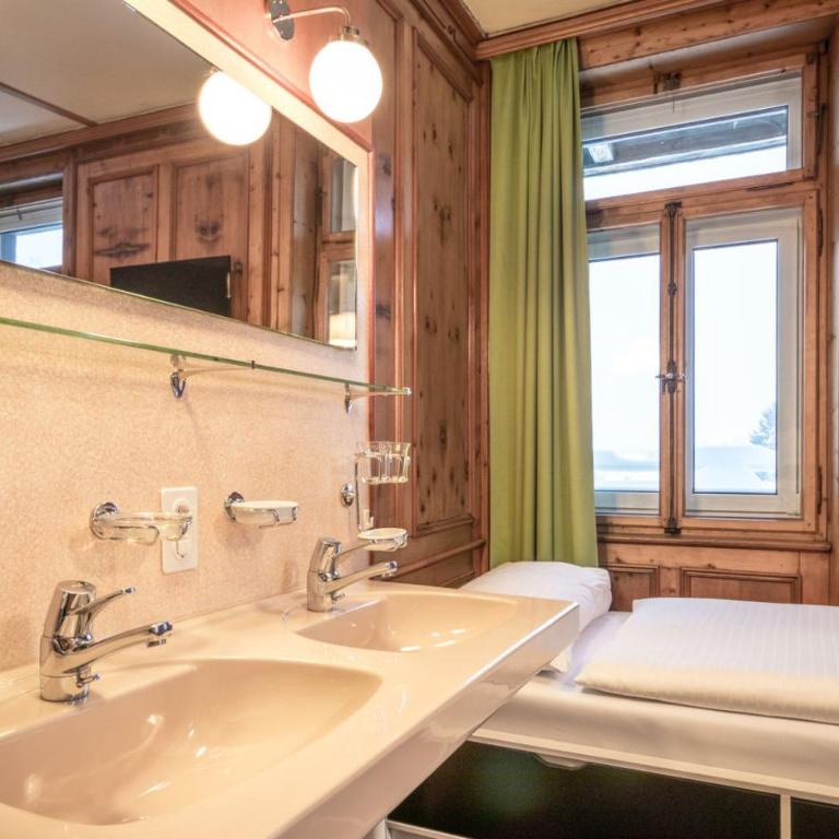 Hotel Montana by Mountain Hotels - Dreibettzimmer mit Dusche - 3