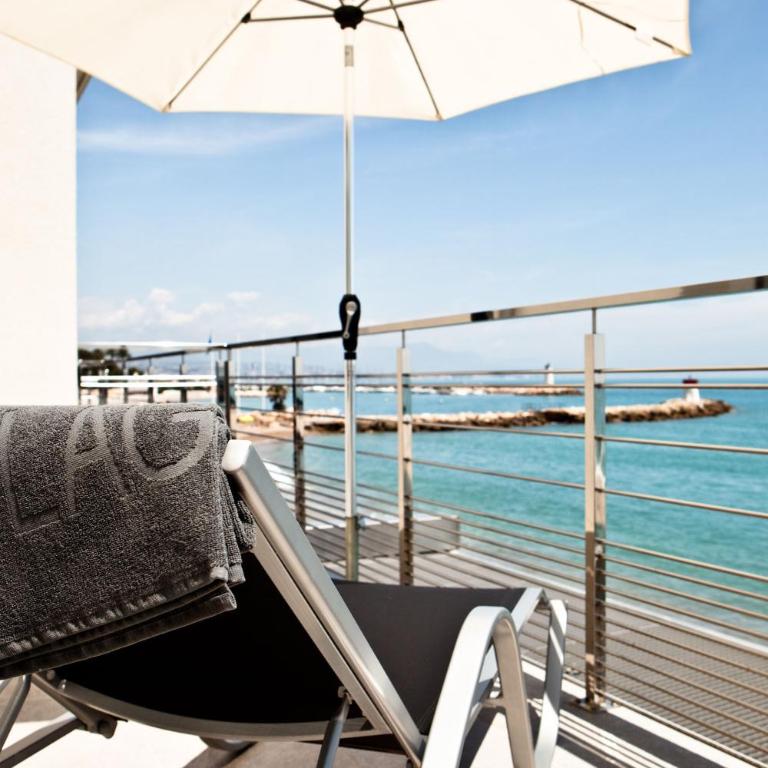 Villa Azur - Chambre Double Deluxe avec Balcon - Vue sur Mer - 3