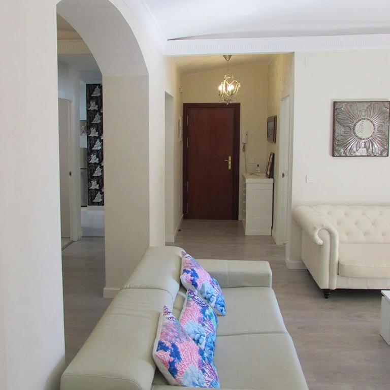 Apartamento a 50 metros de la playa malagueta con vistas al mar - Apartment - 4