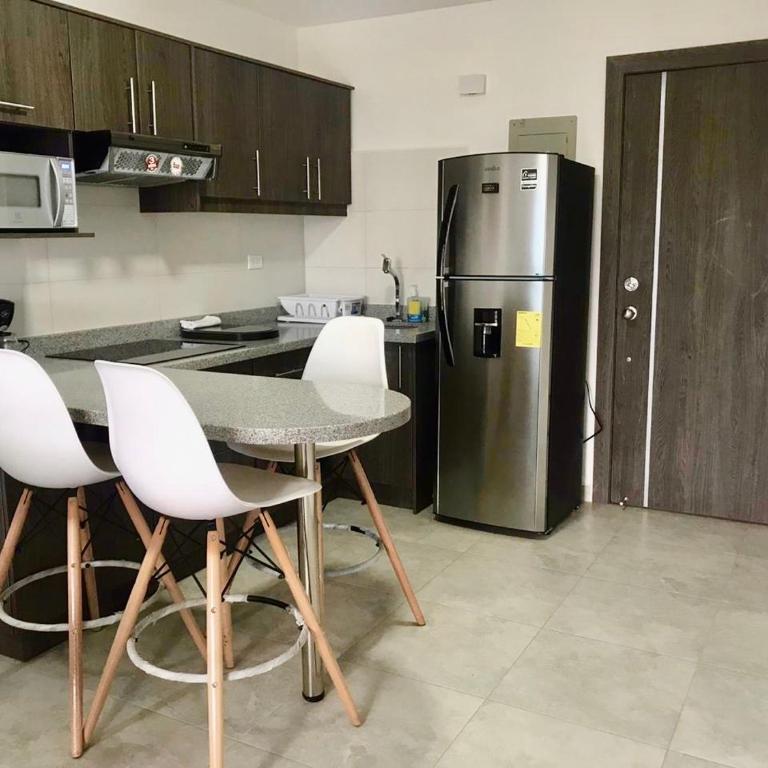 DEPARTAMENTO TOTALMENTE NUEVO, AMOBLADO Y DE LUJO EN TONSUPA - Apartamento de 2 dormitorios - 3