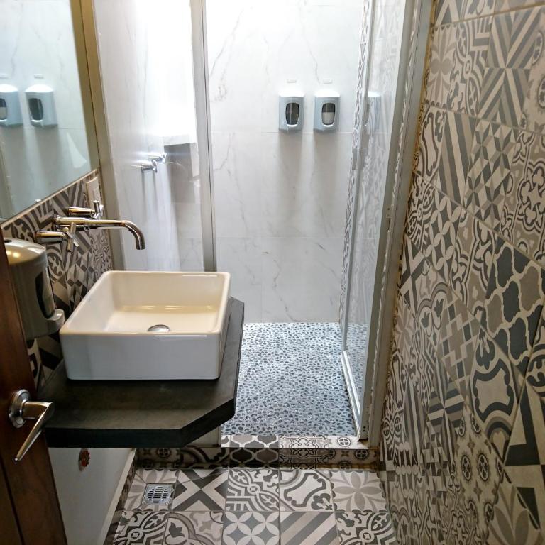 Casa Angel Hostel - Bed in 6-Bed Mixed Dormitory Room - 2