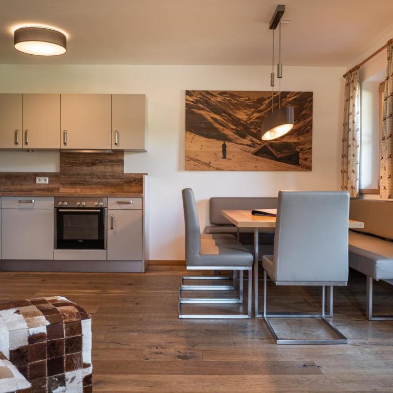 Alpin Residenzen Panoramabahn by Alpina-Holiday - Apartment Top 14 - 3
