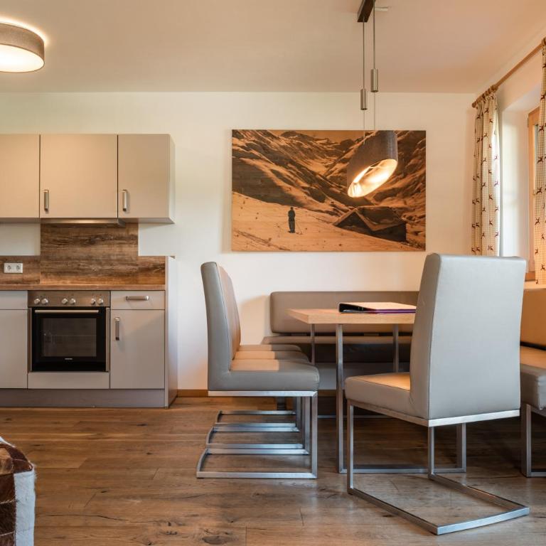 Alpin Residenzen Panoramabahn by Alpina-Holiday - Apartment Top 14 - 15
