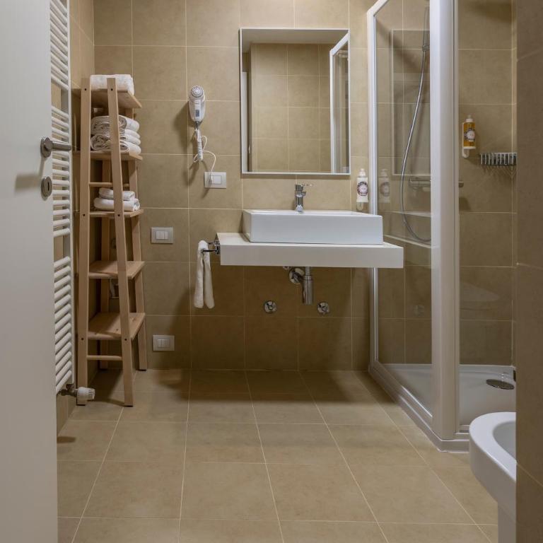 Habitat Guest House - Camera Matrimoniale con Bagno in Comune - 2