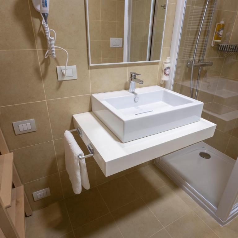 Habitat Guest House - Camera Matrimoniale con Bagno Privato - 5