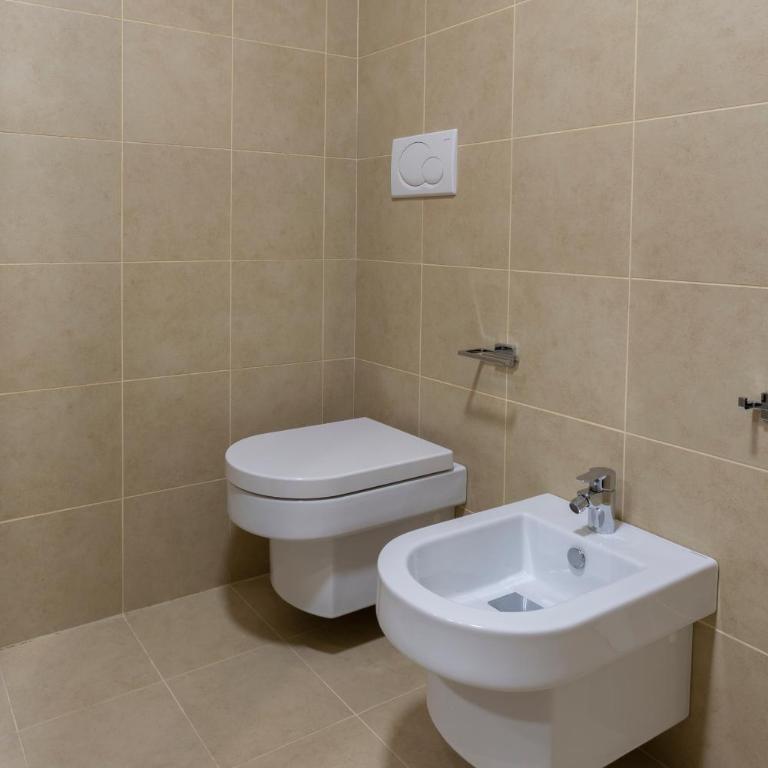 Habitat Guest House - Camera Matrimoniale con Bagno in Comune - 1