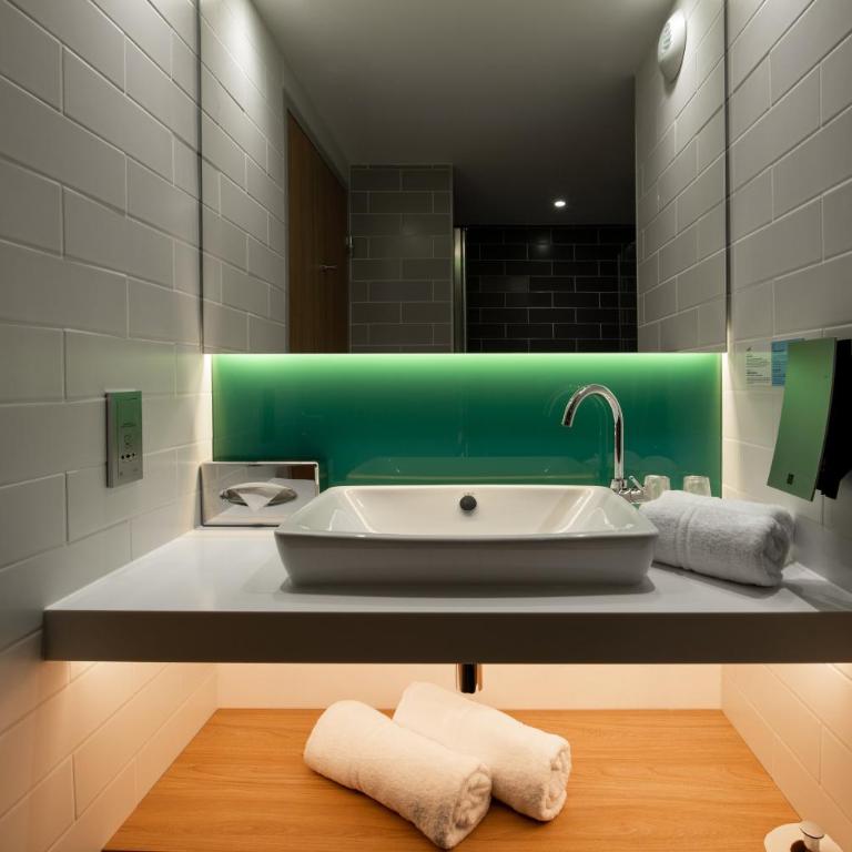 Holiday Inn Express - Arcachon - La Teste by IHG - Chambre Lit Queen-Size Standard - Petit-Déjeuner Gratuit - 5