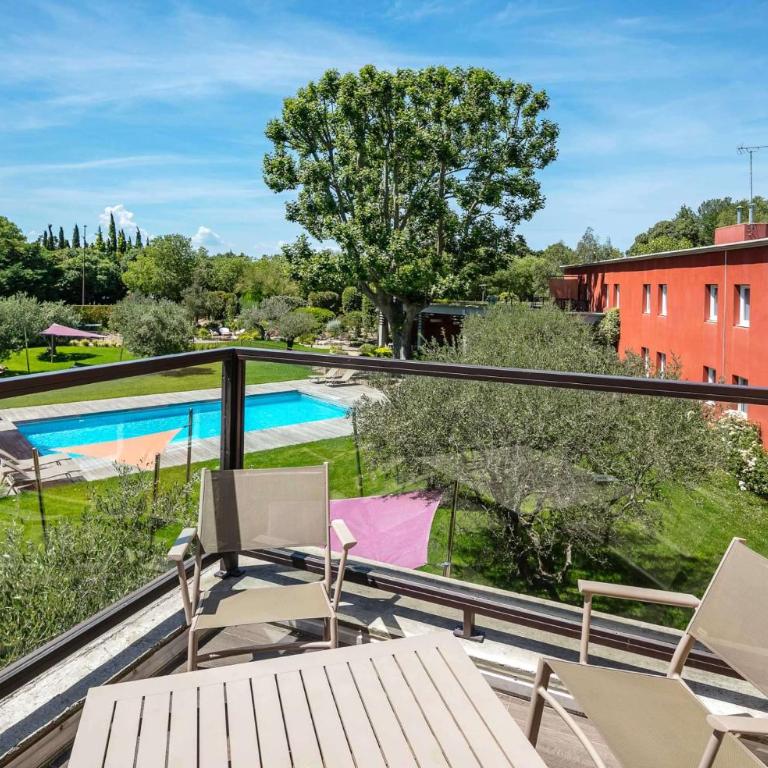 Best Western Plus Le Lavarin Avignon - Chambre Exécutive avec Terrasse - 4