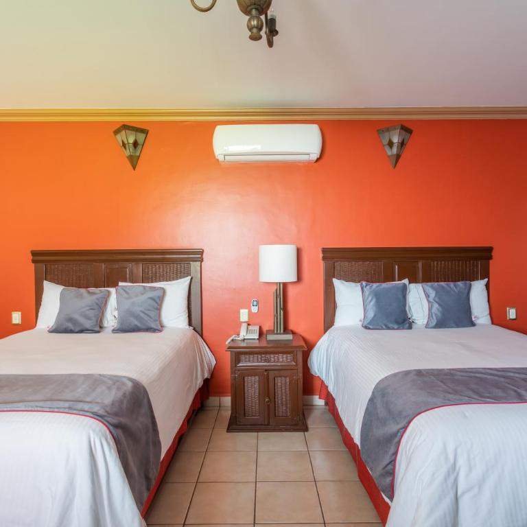 Hotel Ángel Inn - Habitación Doble Estándar con 2 camas dobles - 1