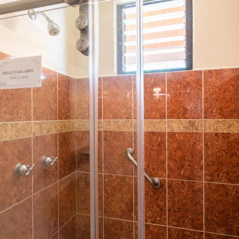 Hotel Ángel Inn - Habitación Doble Estándar con 2 camas dobles - 4