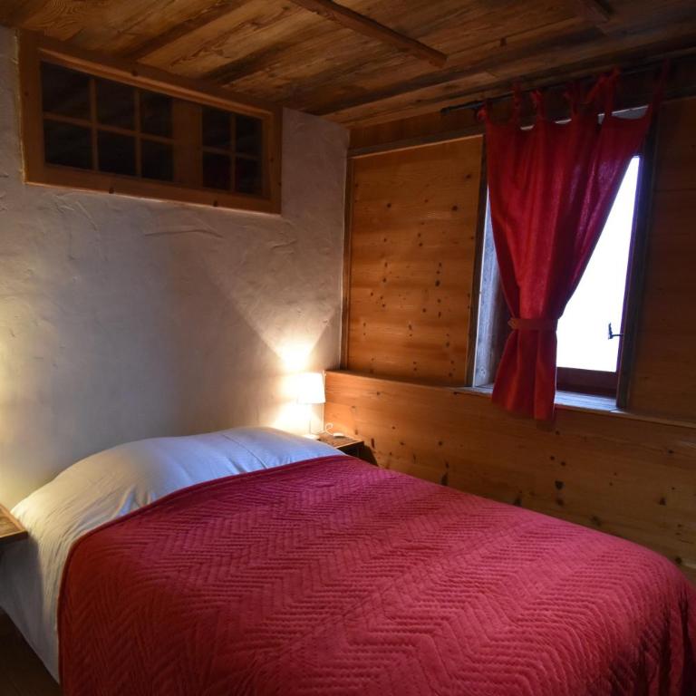VAUJANYLOCATIONS - Le Grenier de Germaine - Appartement avec Vue sur la Montagne - 2