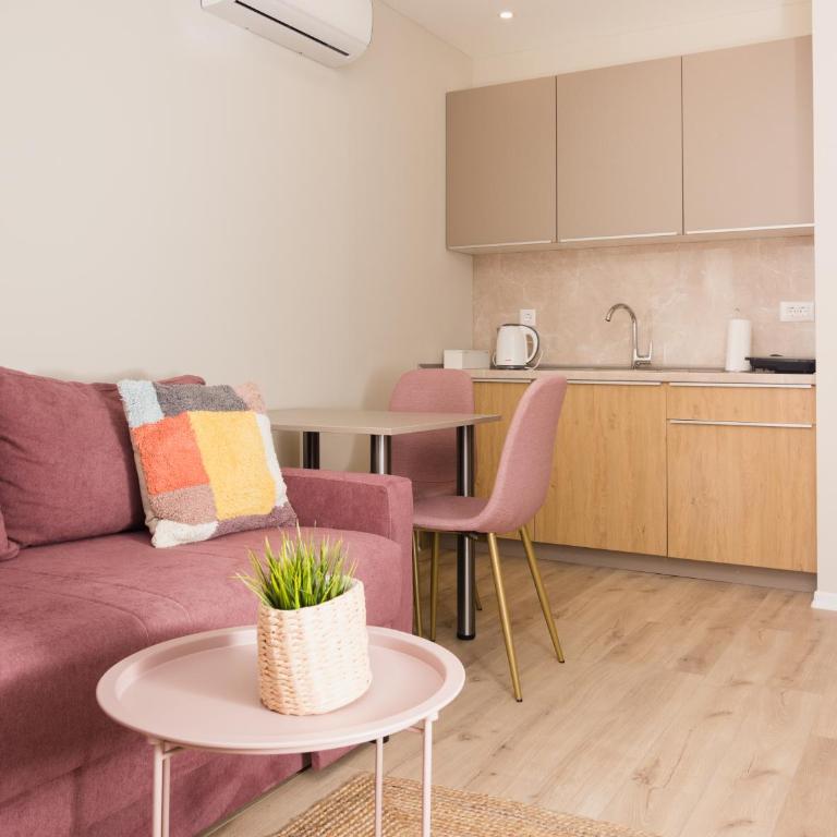 Urban Residence Apartments - One-Bedroom Apartment - 7