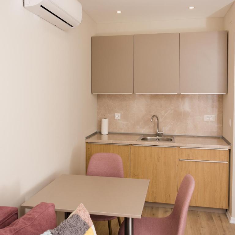 Urban Residence Apartments - One-Bedroom Apartment - 3