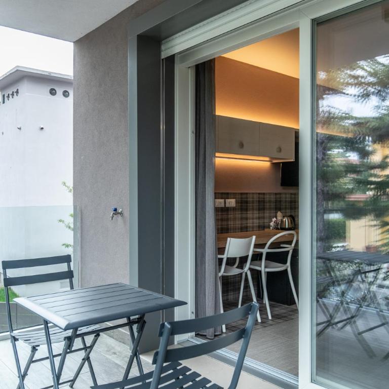 SEI Garda Apartments - Quadruple Room with Balcony - 8