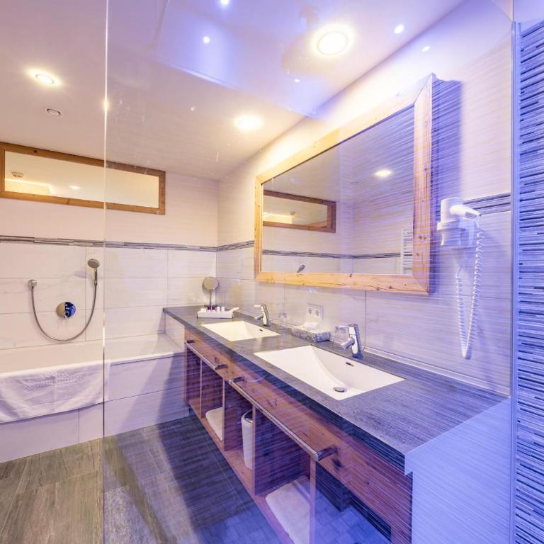 Hotel Pramstraller - Suite mit 2 Schlafzimmern (2-4 Erwachsene) - 9