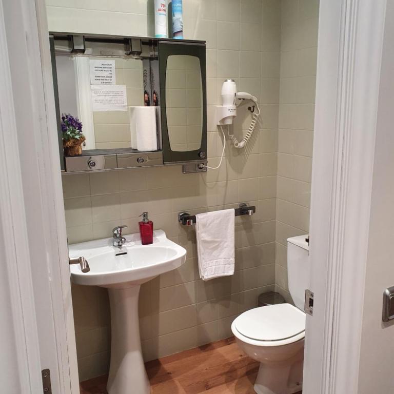 Pensión El Espolón - Habitación Doble con baño privado - 2 camas - 1