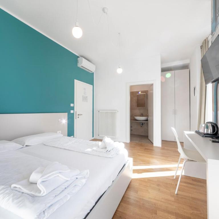 Stay COOPER l Capitol Rooms - Camera Matrimoniale Deluxe con Balcone - 3