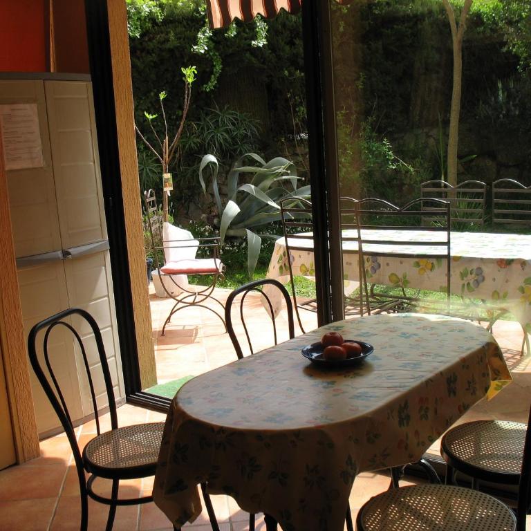 Appartement de charme wi-fi ,clim, garage jardin privés, piscine environnement arboré - One-Bedroom Apartment - 3