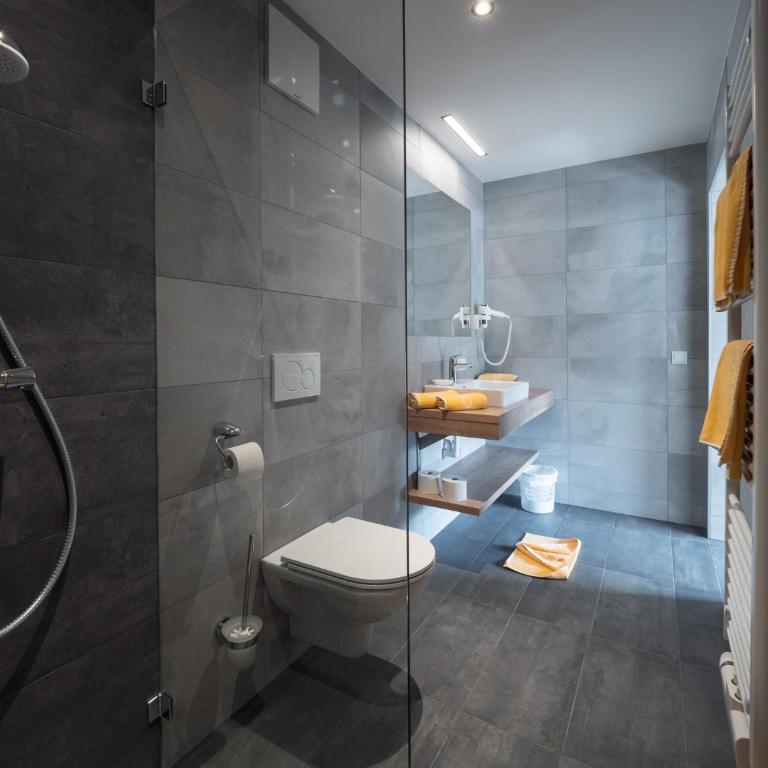 Hotel Matschner - Doppelzimmer mit Balkon - 4