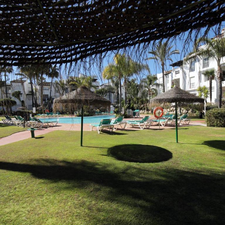 Beachfront Apartment - Pool - 2min to Beach - Free Parking & Fast WiFi - Apartamento de 1 dormitorio - 21
