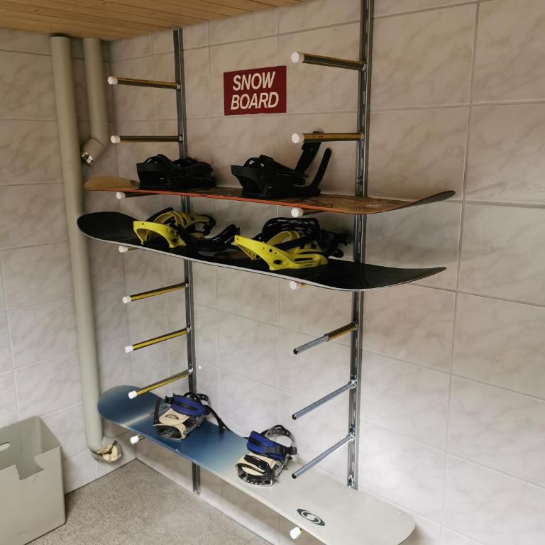 Holiday Apartment Gian - close to the Kongresshaus, the ice hockey stadium, cross-country skiing, the Eau-la-la indoor pool and wellness, large supermarket, 2 bus stops, with an indoor garage and fully equipped - Apartment mit 1 Schlafzimmer - 60