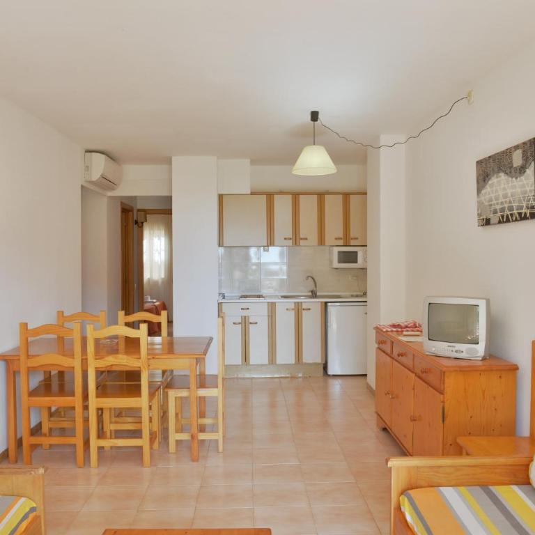 Aptos. Comte D´Empuries - Apartamento de 1 dormitorio (4 adultos) - 8