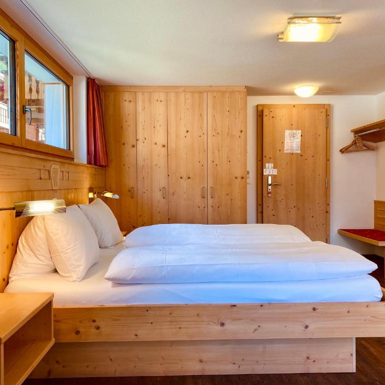 Hotel Capricorn - Junior Suite mit Blick auf das Dorf - 4