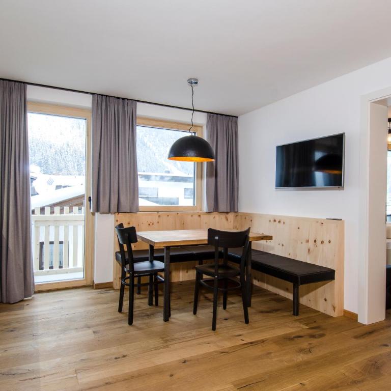 Apart Chamins - Apartment mit Balkon - 4