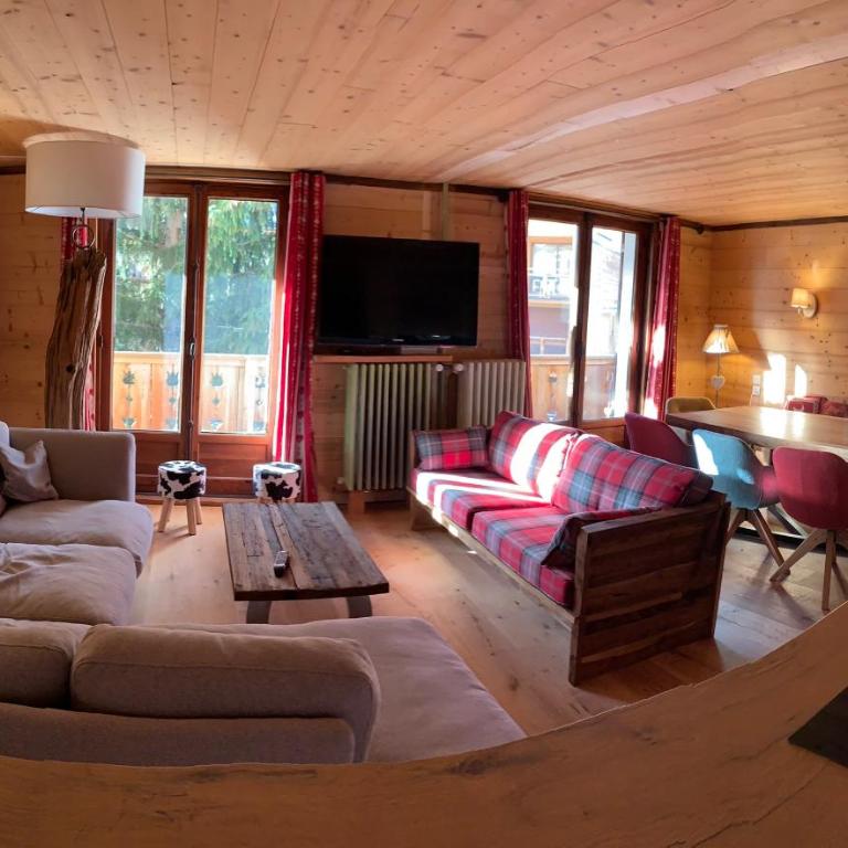 Chalet Alpe d'Huez 1850-Sea and Mountain Pleasure Avec 2 appartements- 1 Appartement 3 Chambres 8 Couchages - 3 Salles d'eau et 1 Appartement 5 Chambres 12 Couchages 5 Salles d'eau - Jacuzzi et Sauna -Pieds des Pistes et Centre - Appartement avec Balcon - 29