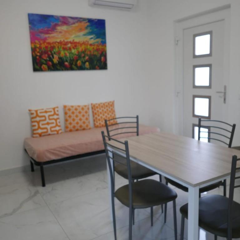 Fiorita - Two-Bedroom Apartment - 25