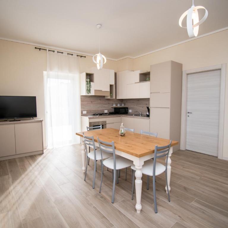 Luxus Gardoncino - Appartamento con 2 Camere da Letto e Balcone - 30