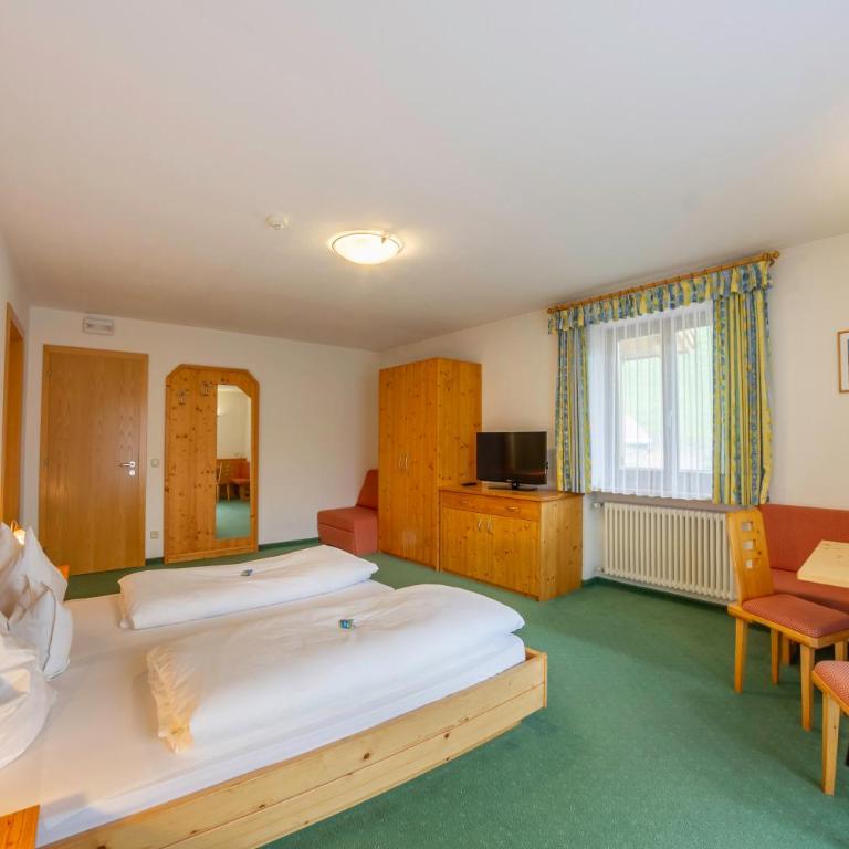 Hotel Garni Angerer - Doppelzimmer mit Balkon - 1