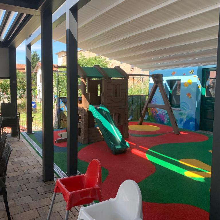 Appartamento liberty con area giochi - Appartamento con 2 Camere da Letto e Terrazza - 8