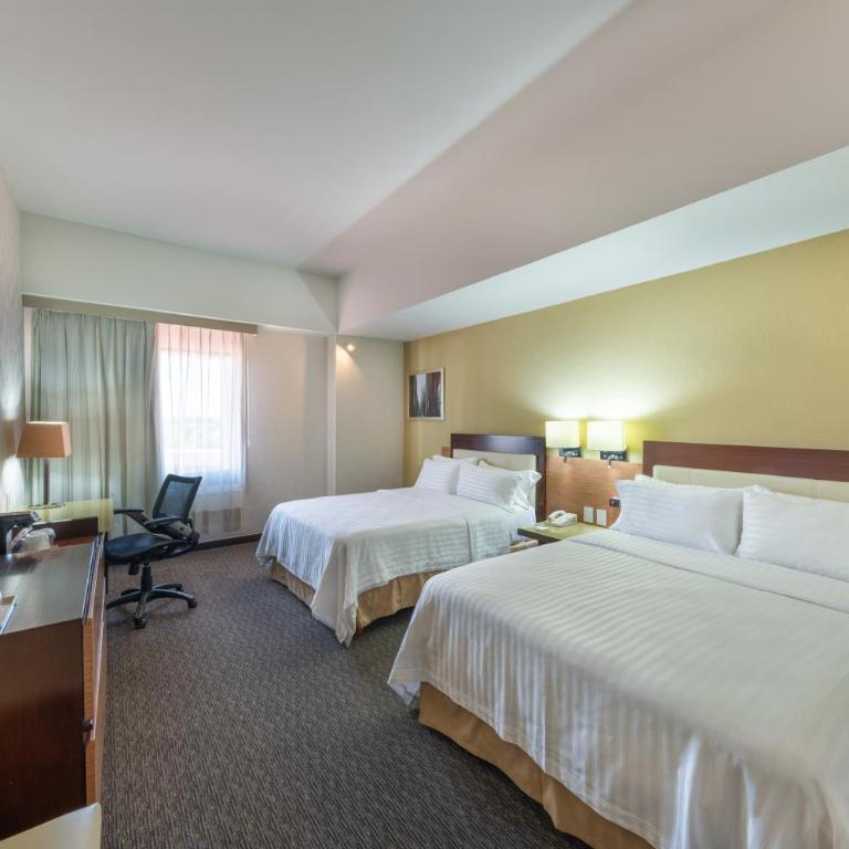 Holiday Inn Guadalajara Select by IHG - Habitación Doble Estándar adaptada para personas de movilidad reducida - 2 camas dobles - 2