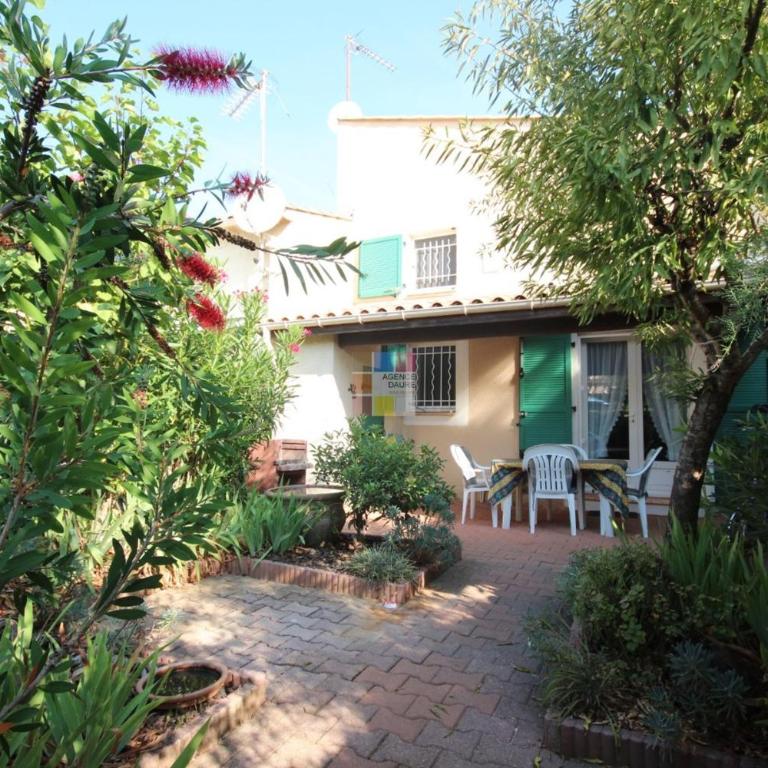 Belle villa plein sud, 4-6 couchages, en résidence avec piscine commune, Wifi fibre optique, 400m de la mer à PORTIRAGNES PLAGE LROND5 - Casa de 2 dormitorios - 1