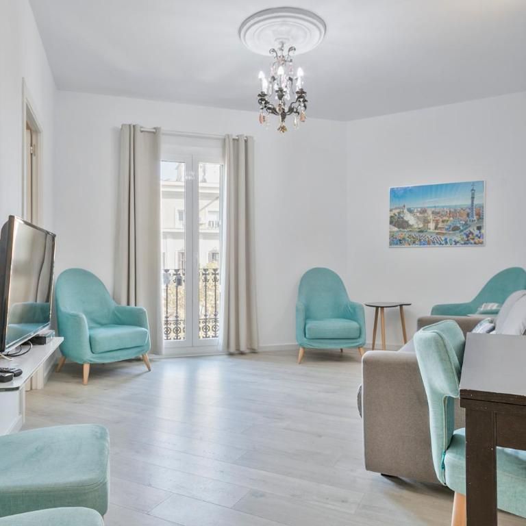 Stay Together Barcelona Apartments - Three-Bedroom Apartment - 2