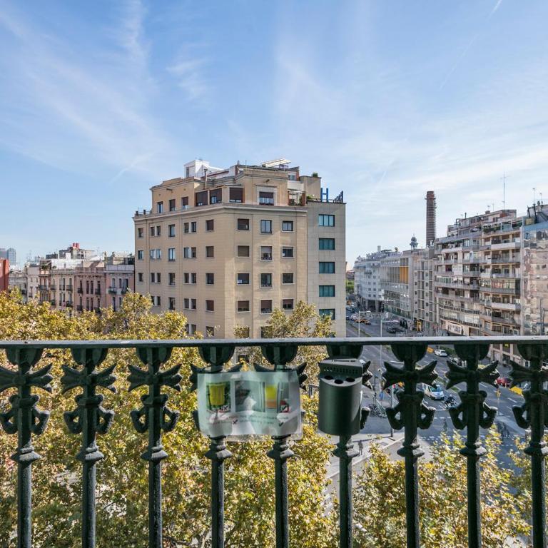 Stay Together Barcelona Apartments - Three-Bedroom Apartment - 10