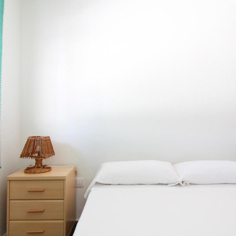 Global Vacacional, Estudio para parejas con piscina en Canet playa - Studio-Apartment - 9
