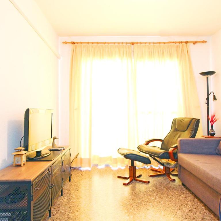 Global Vacacional, Estudio para parejas con piscina en Canet playa - Studio-Apartment - 6