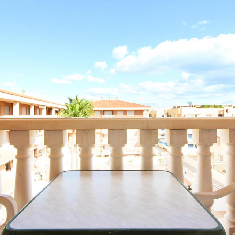 Global Vacacional, Estudio para parejas con piscina en Canet playa - Studio-Apartment - 2